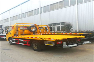 石河子附近拖车救援搭电